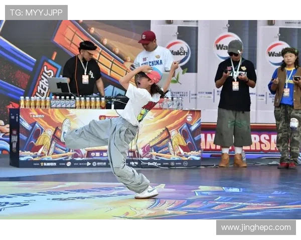 重庆街舞队技术之争引发热议舞者们的实力与风格碰撞成焦点 重庆街舞队技术之争引发热议舞者们的实力与风格碰撞成焦点